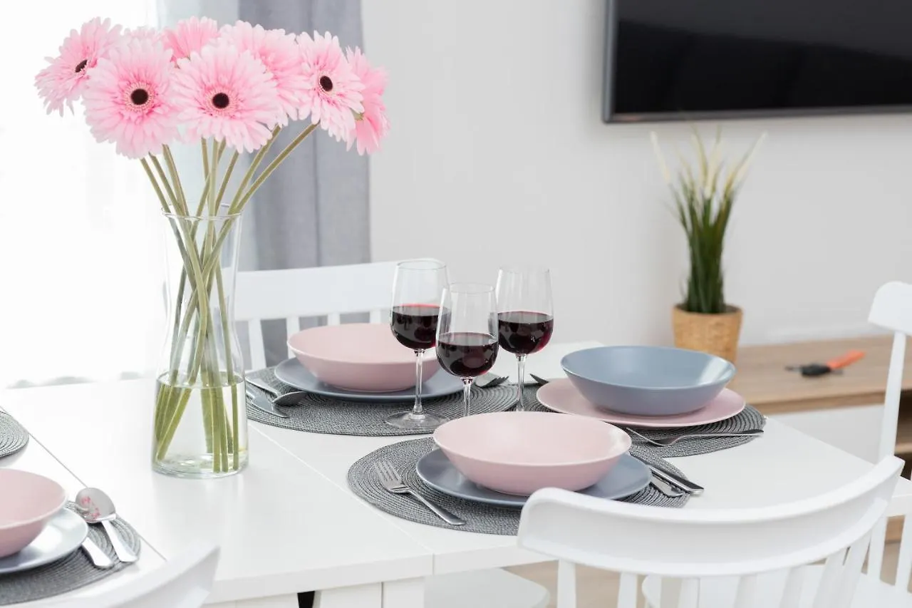 Garnizon Apartment For 6 Guests With Parking & Balcony By Noclegi Renters Gdańsk