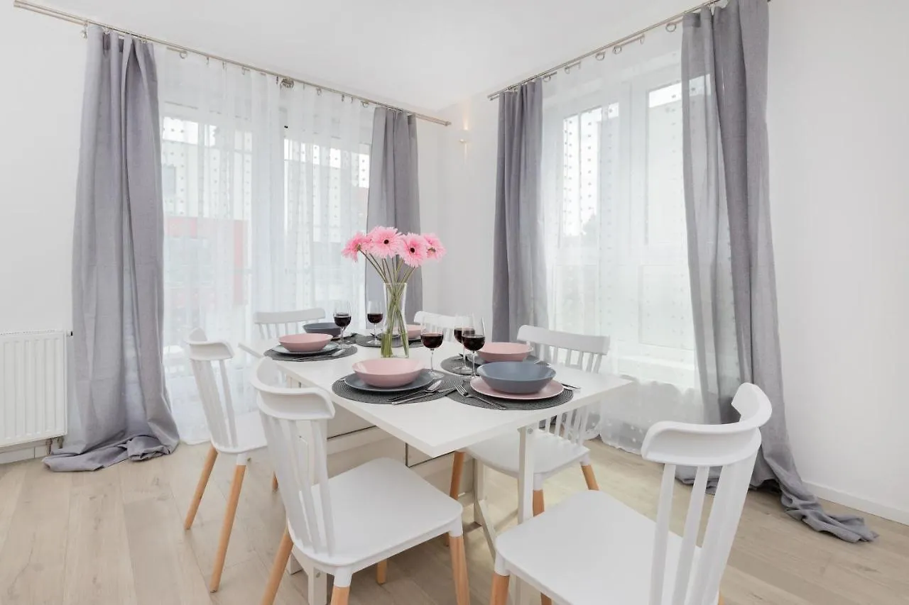Garnizon Apartment For 6 Guests With Parking & Balcony By Noclegi Renters Gdańsk