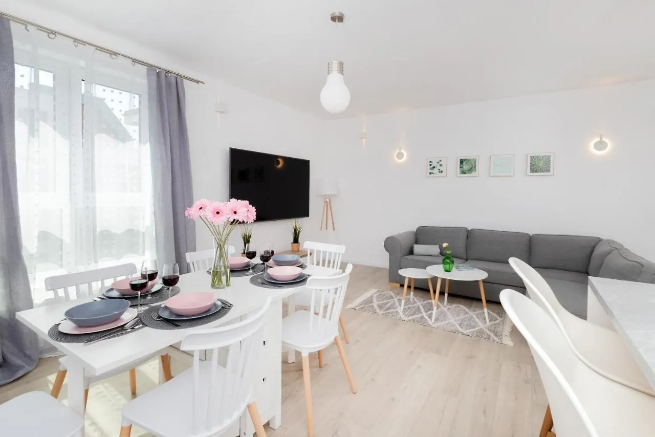 Garnizon Apartment For 6 Guests With Parking & Balcony By Noclegi Renters Gdańsk Polska