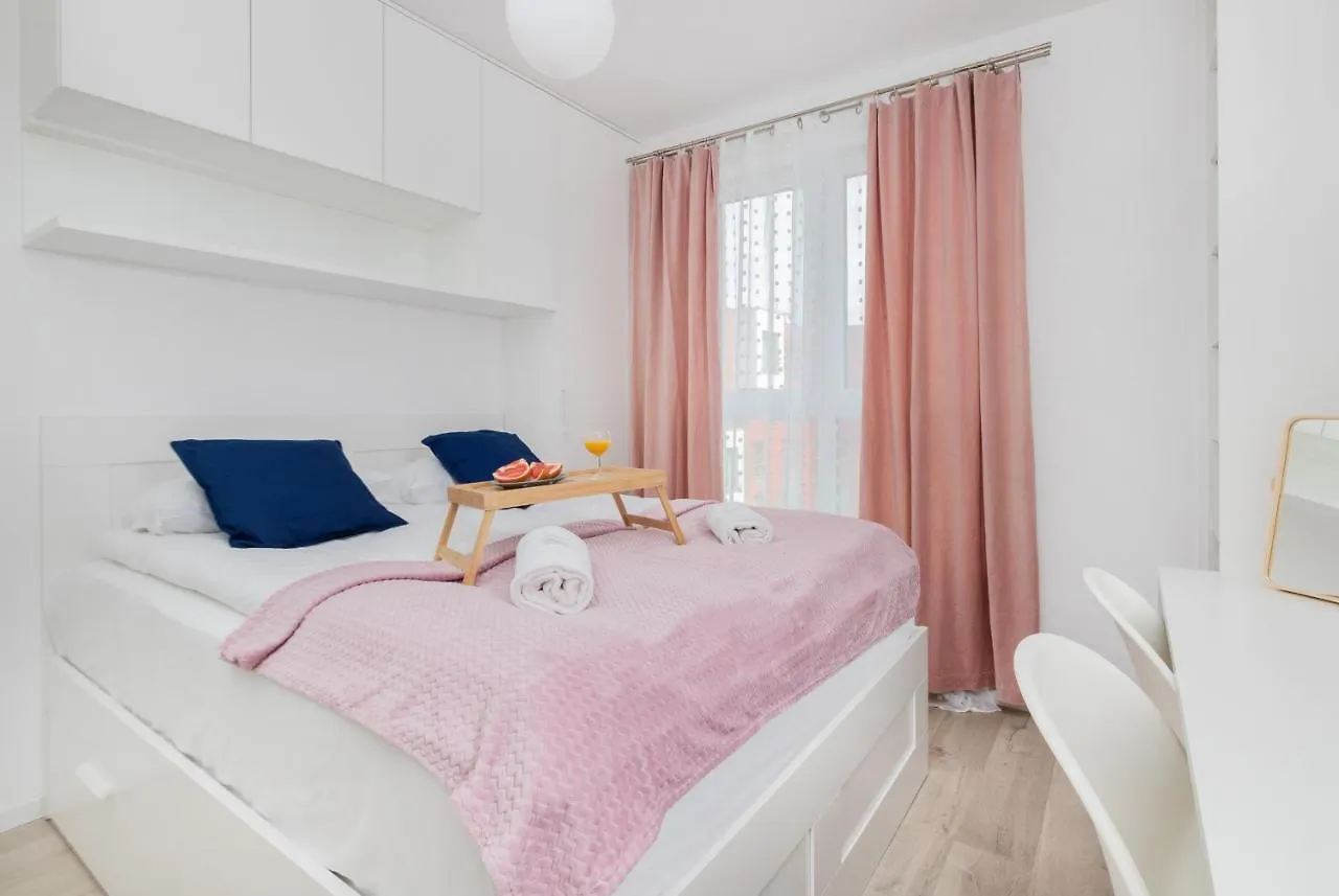 Garnizon Apartment For 6 Guests With Parking & Balcony By Noclegi Renters Gdańsk Polska