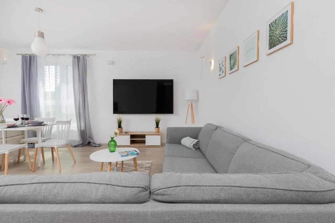Garnizon Apartment For 6 Guests With Parking & Balcony By Noclegi Renters Gdańsk