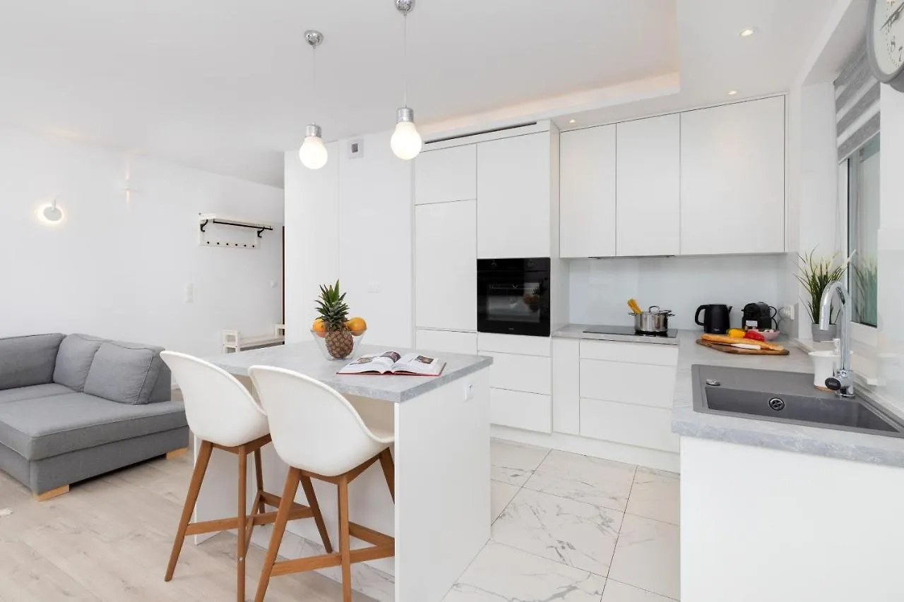 Garnizon Apartment For 6 Guests With Parking & Balcony By Noclegi Renters Gdańsk