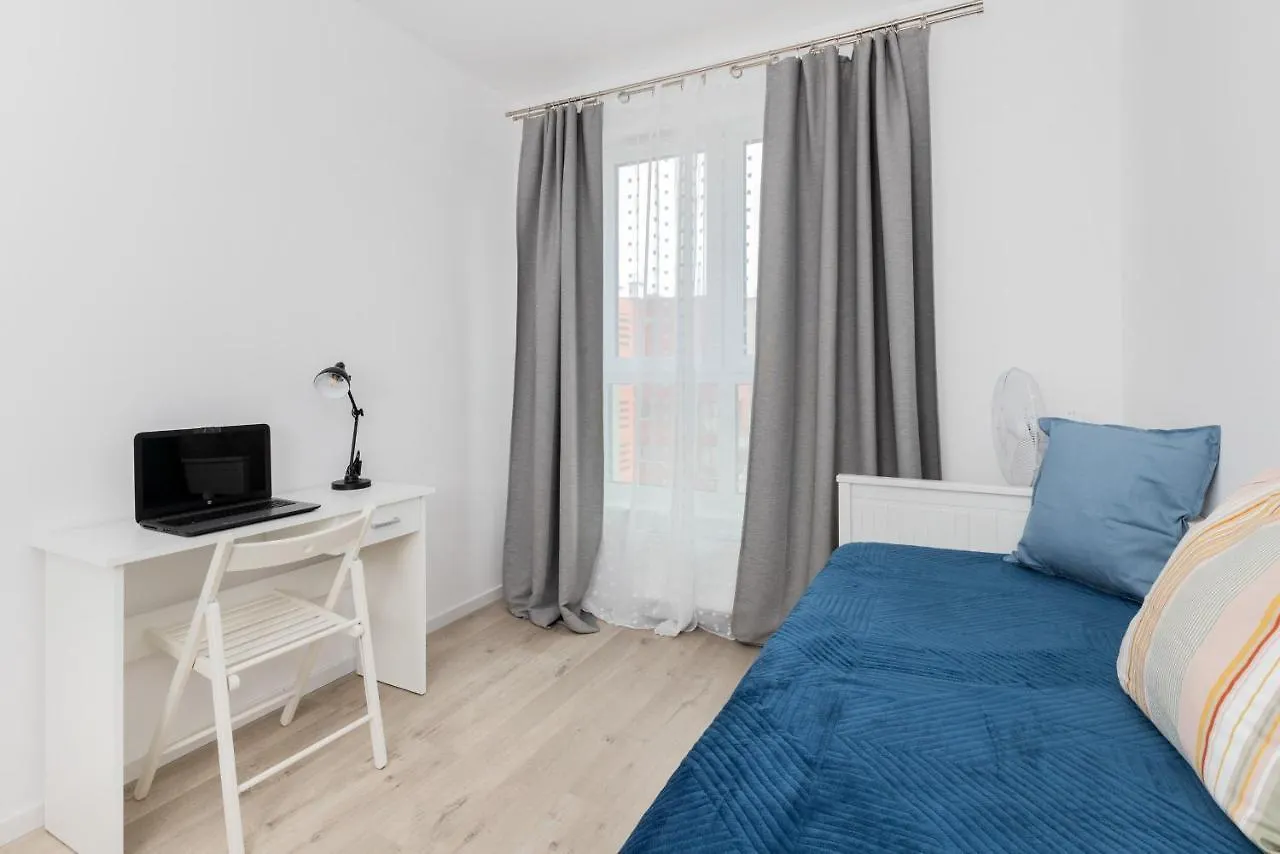 Garnizon Apartment For 6 Guests With Parking & Balcony By Noclegi Renters Gdańsk