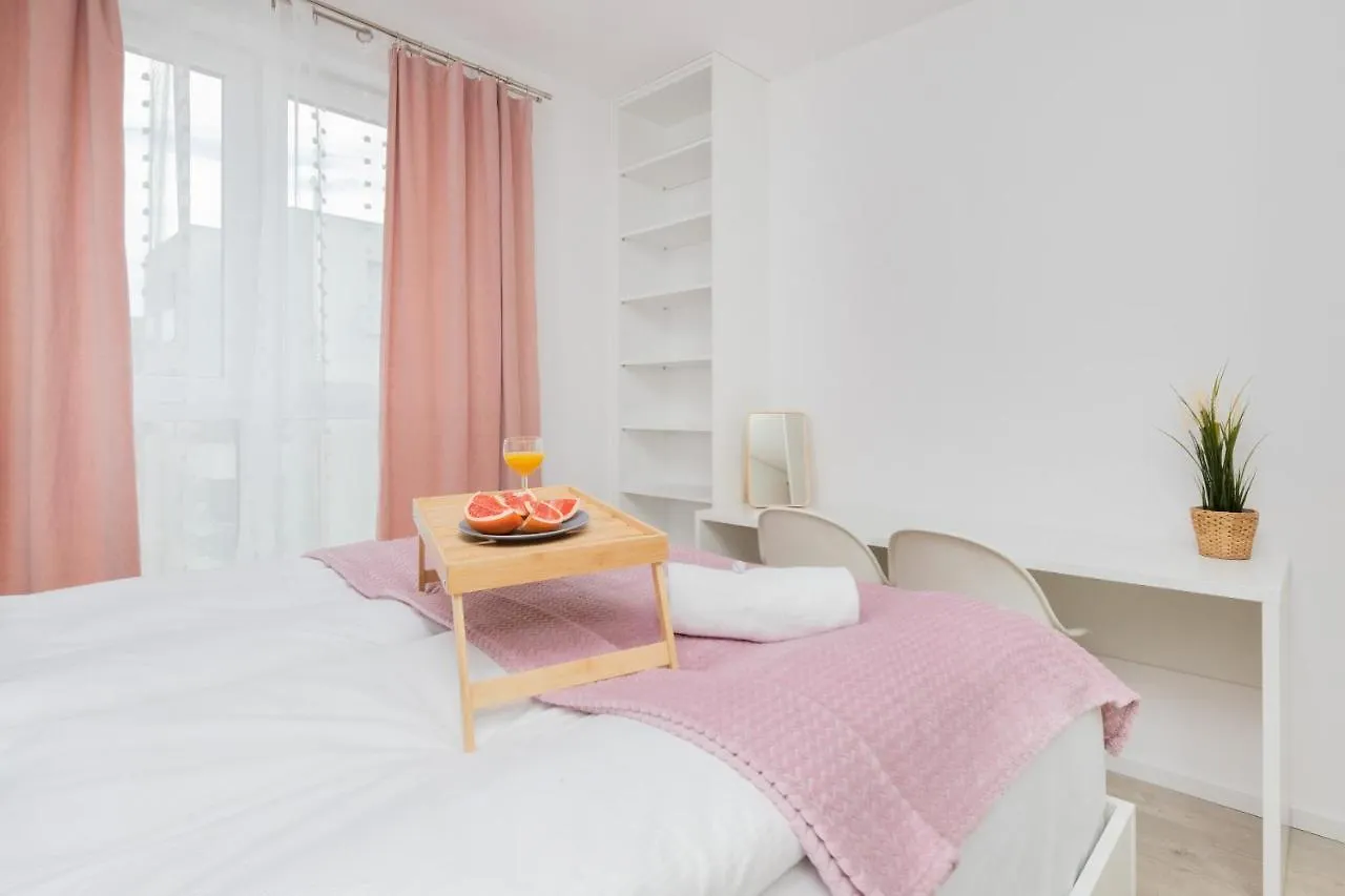 Garnizon Apartment For 6 Guests With Parking & Balcony By Noclegi Renters Gdańsk